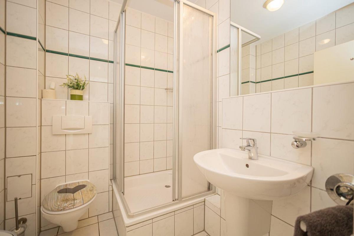 Studio 2 Im Eg Haus Stranddistel, Geschmackvoll Eingerichtete Ferienwohnung Fur 2 Personen In ซิงสท์ ภายนอก รูปภาพ