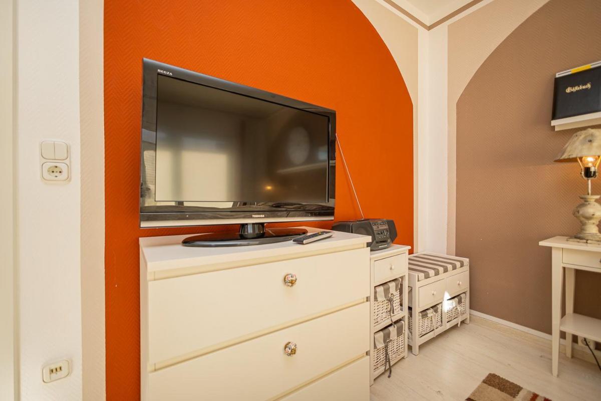 Studio 2 Im Eg Haus Stranddistel, Geschmackvoll Eingerichtete Ferienwohnung Fur 2 Personen In ซิงสท์ ภายนอก รูปภาพ